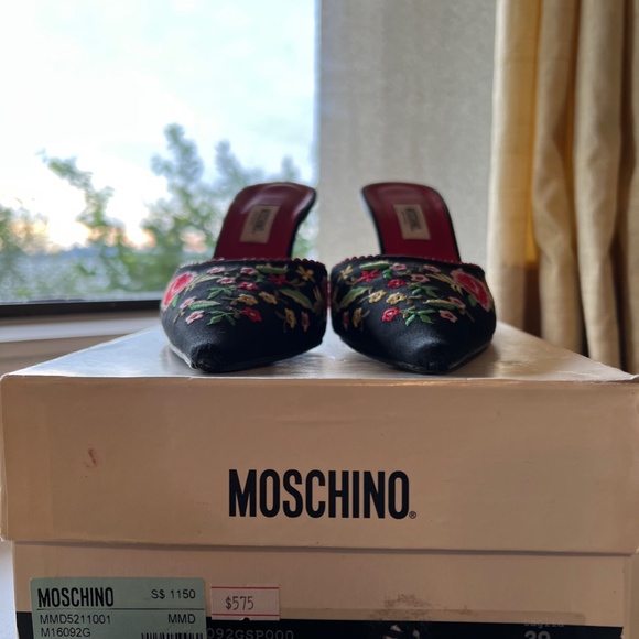 Authentic Moschino Shoes Size 39.5 – Preloved - Picture 3 of 4